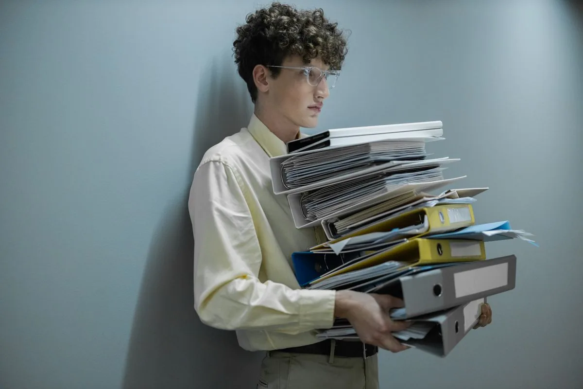 CLM vs. manual contract tracking: what it's really costing your legal team