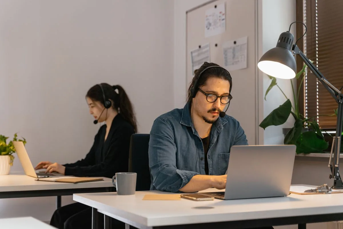 IT ticket overload? How AI triage cuts resolution time to under 10 seconds